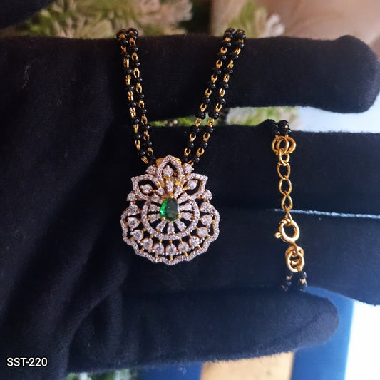 SST 220 | EMERALD DIAMOND FLORAL PENDANT MANGALSUTRA