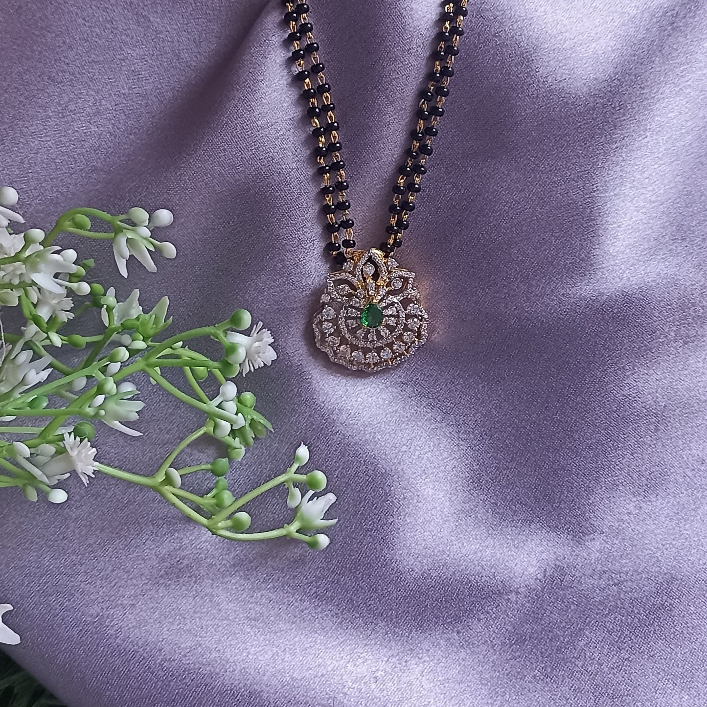 SST 220 | EMERALD DIAMOND FLORAL PENDANT MANGALSUTRA