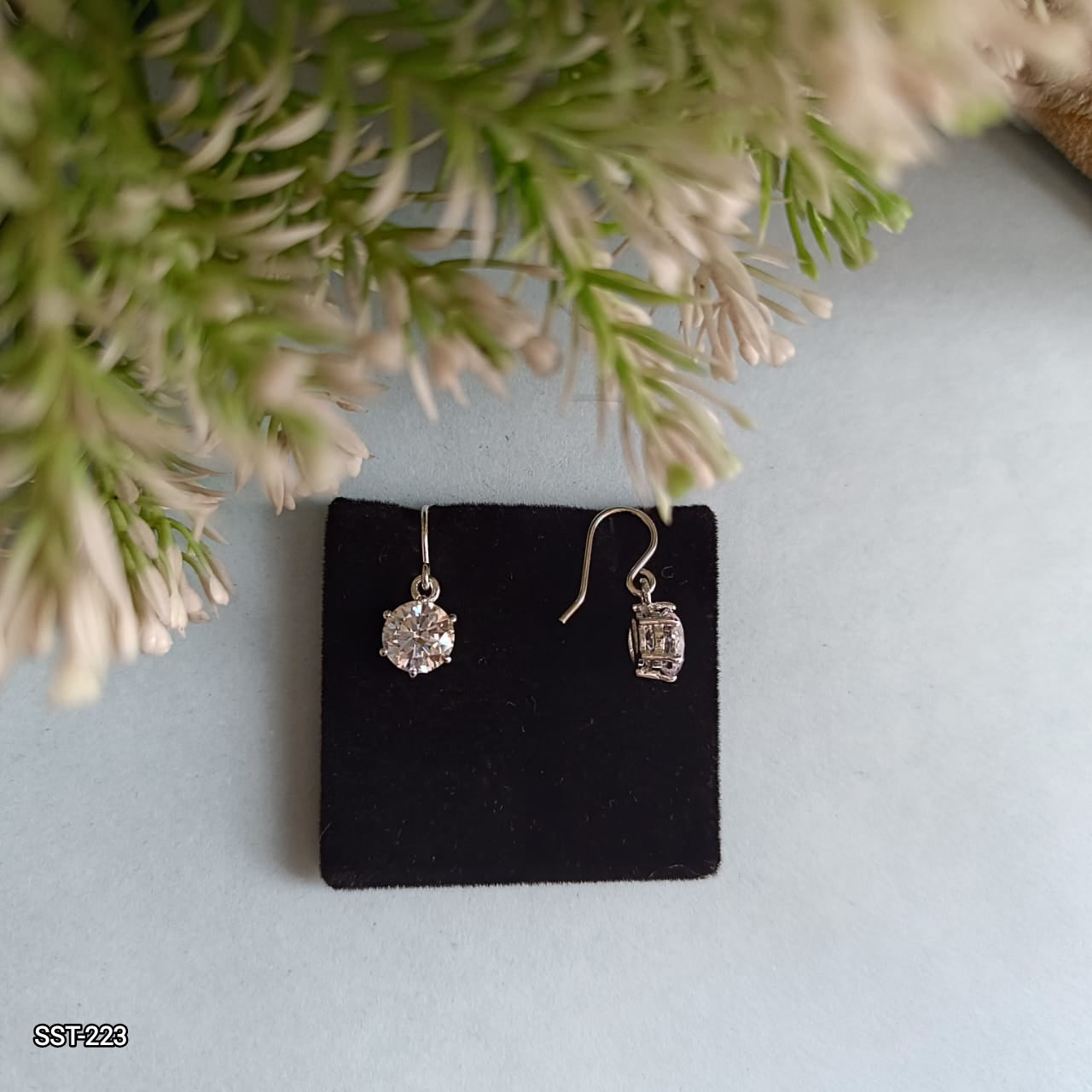 SST 223 | ROUND DIAMOND DROP EARRINGS