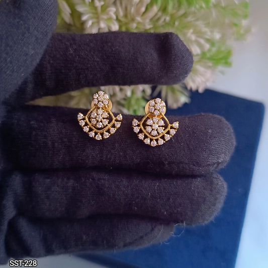 SST 228 | FLORAL DIAMOND CLUSTER EARRINGS