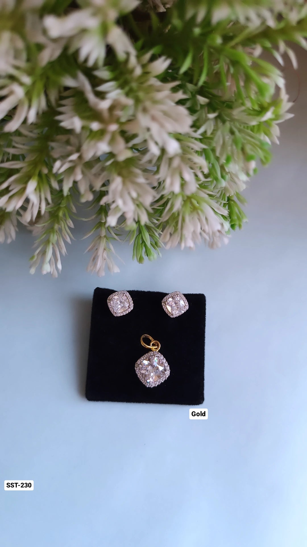 SST 230 | CUSHION HALO  PENDANT AND EARRINGS SET