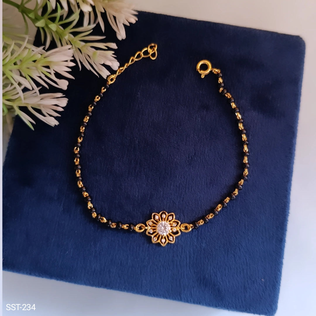 SST 234 | FLORAL HAND MANGALSUTRA