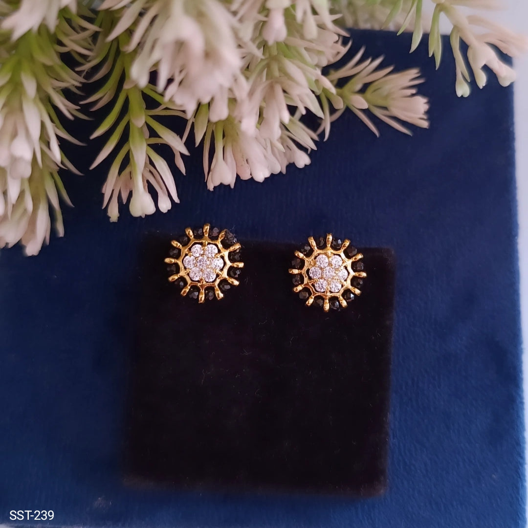 SST 239 | STAR SHAPED DIAMOND STUD EARRINGS