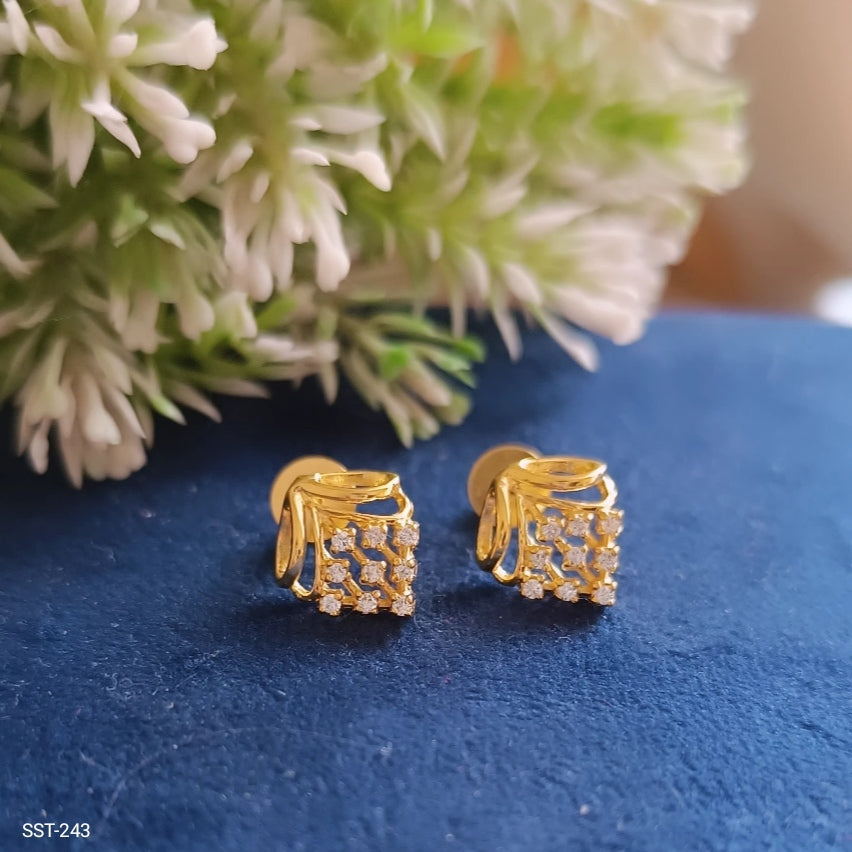 SST 243 | FLORAL STUD EARRINGS WITH SPARKLING STONES