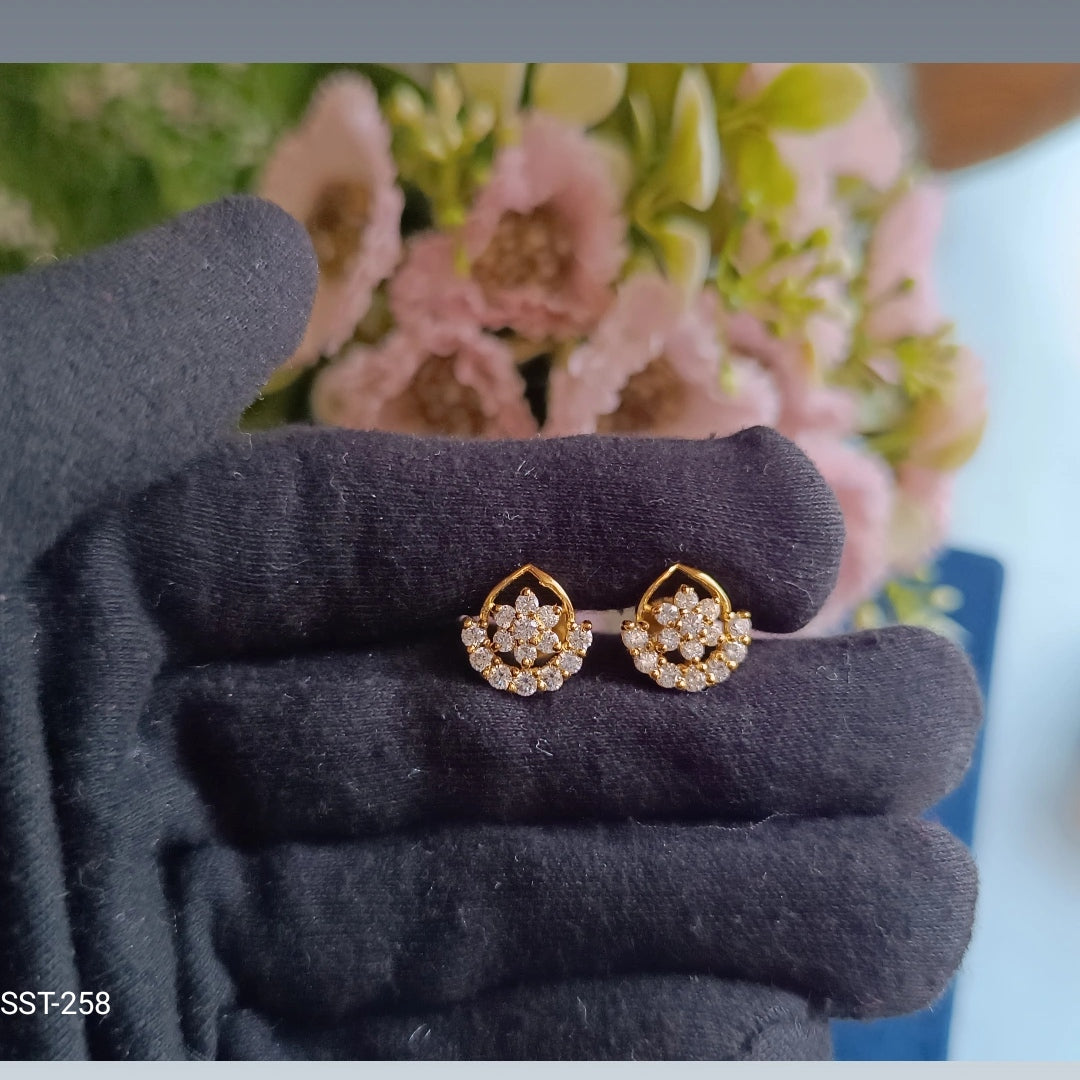 SST 258 | CRESCENT DIAMOND EARRINGS