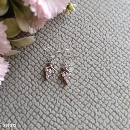 SST 272 | ELEGANT TEAR DROP ACCENT EARRINGS