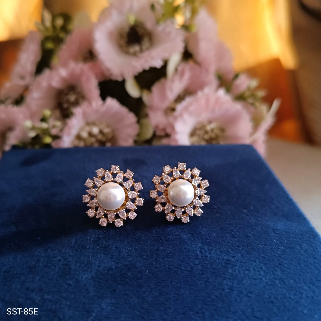 SST 085E | CLASSIC PEARL SUNFLOWER STUD EARRINGS