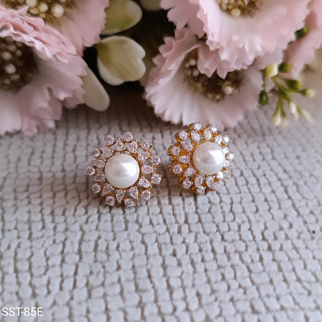 SST 085E | CLASSIC PEARL SUNFLOWER STUD EARRINGS